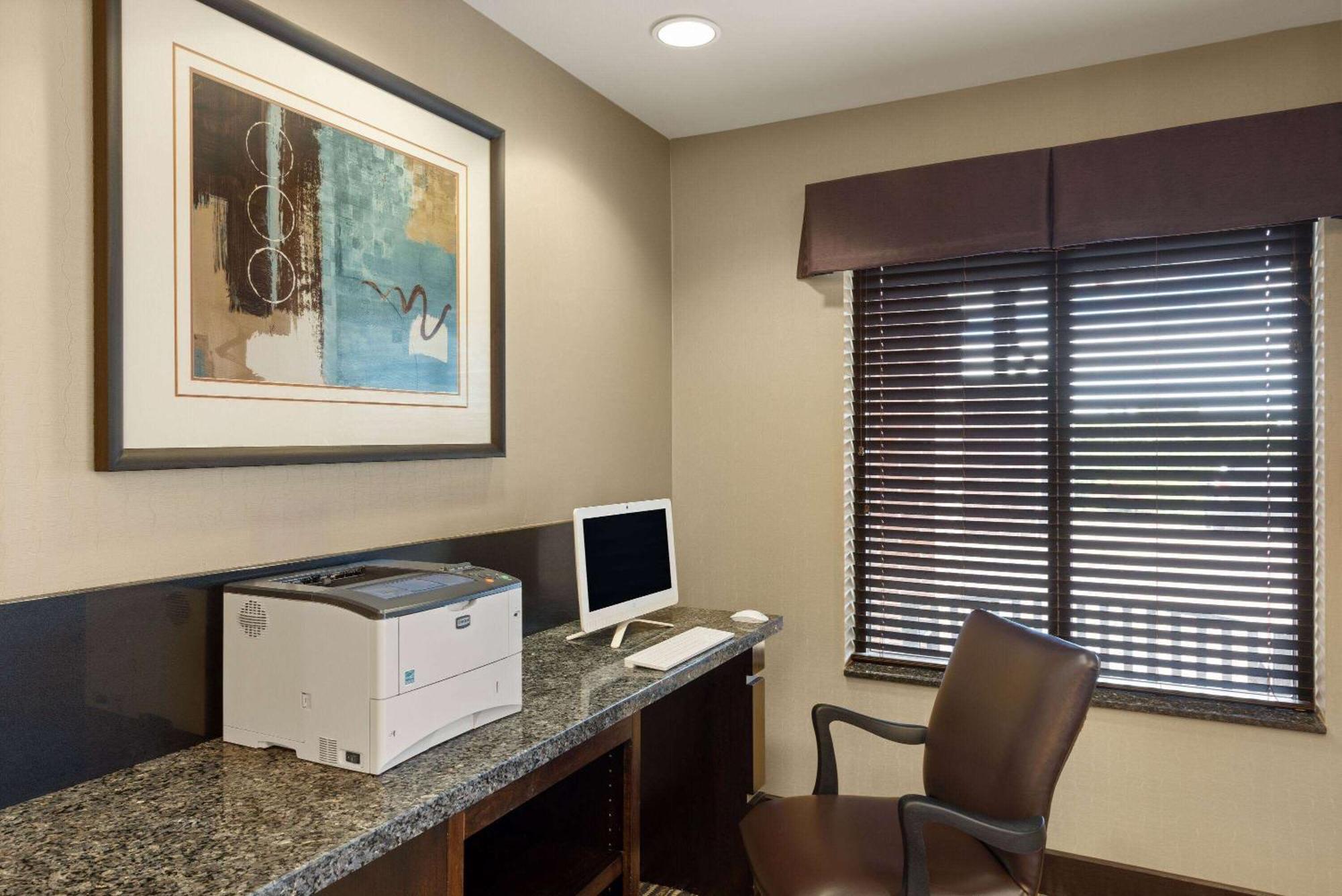 La Quinta By Wyndham Sioux Falls Exterior photo