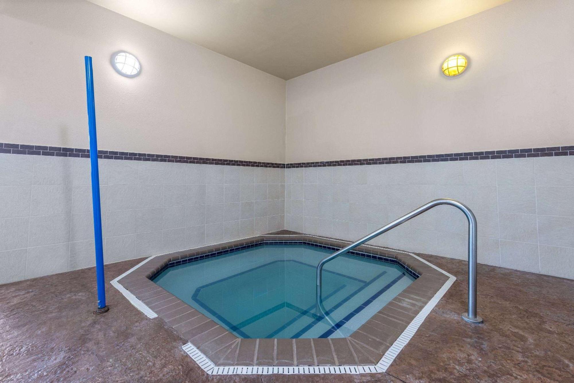 La Quinta By Wyndham Sioux Falls Exterior photo