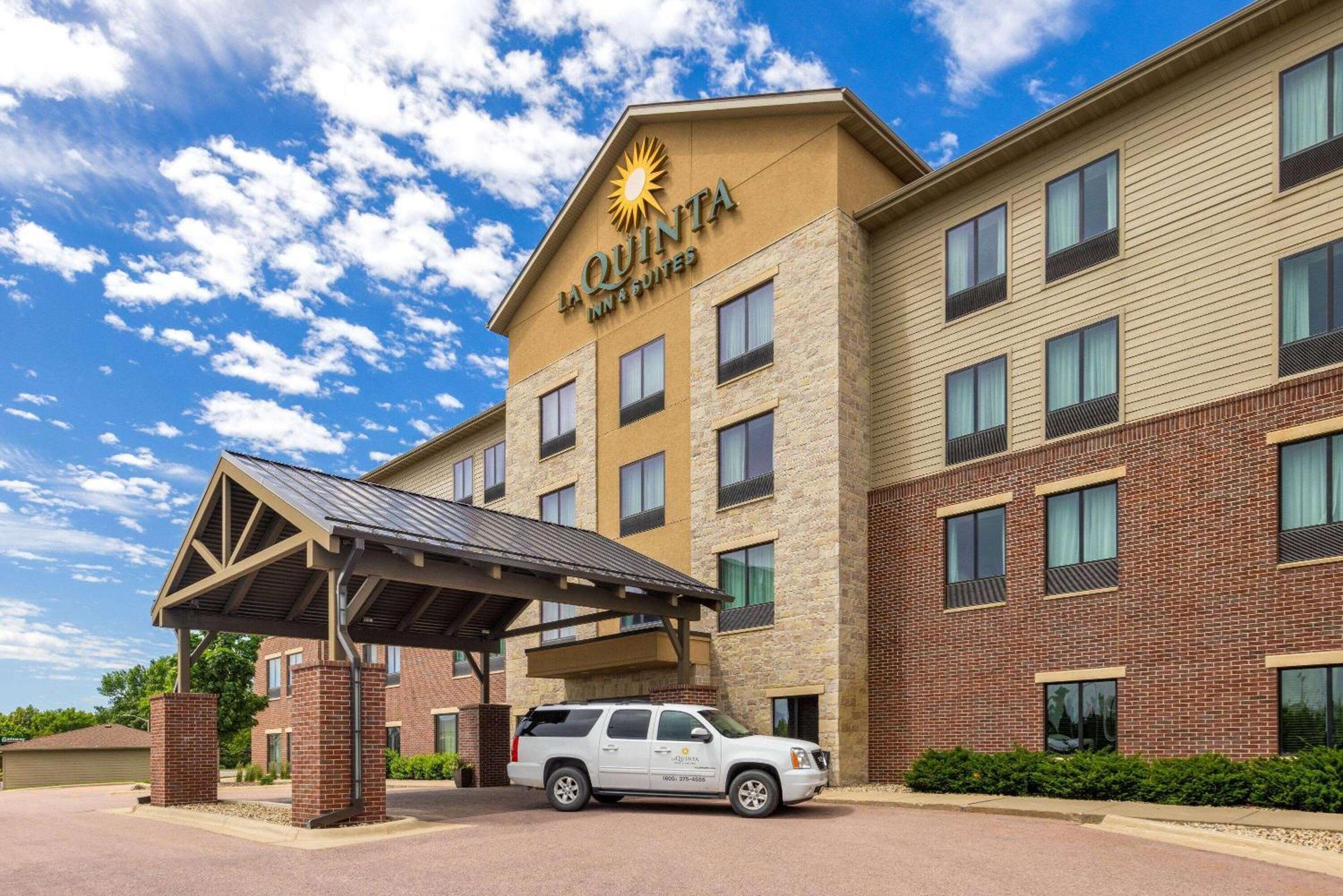 La Quinta By Wyndham Sioux Falls Hotel Exterior photo