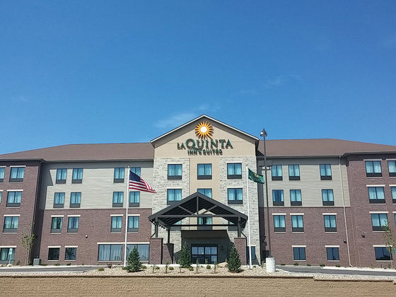 La Quinta By Wyndham Sioux Falls Hotel Exterior photo