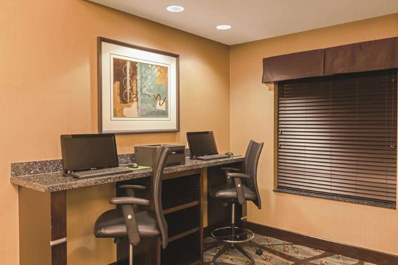 La Quinta By Wyndham Sioux Falls Exterior photo